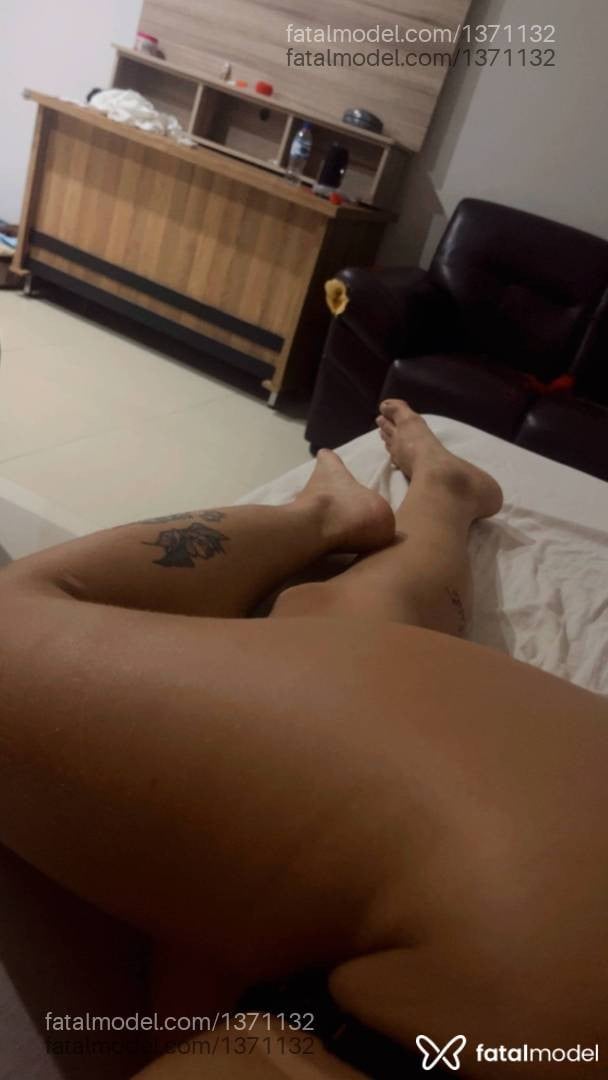 Acompanhante mulher com cabelo castanho de olhos castanhos - Sophia Albuquerque