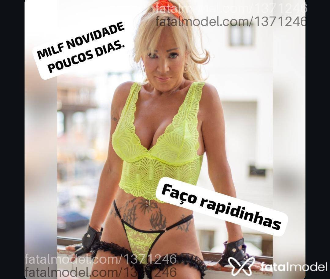 Acompanhante mulher loira (o) de olhos azuis - Milfe