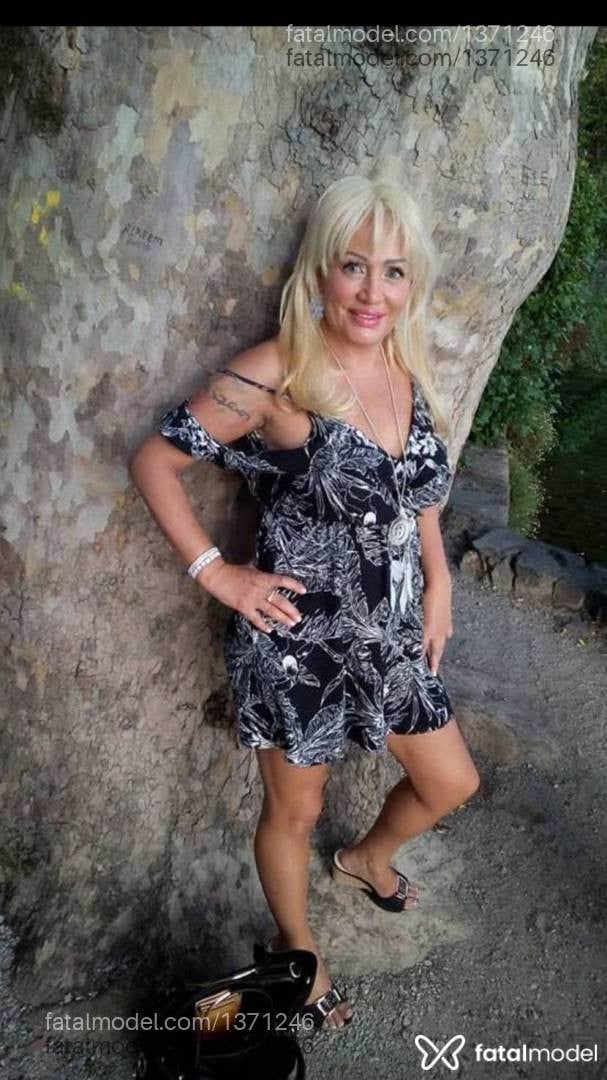 Acompanhante mulher loira (o) de olhos azuis - Milfe