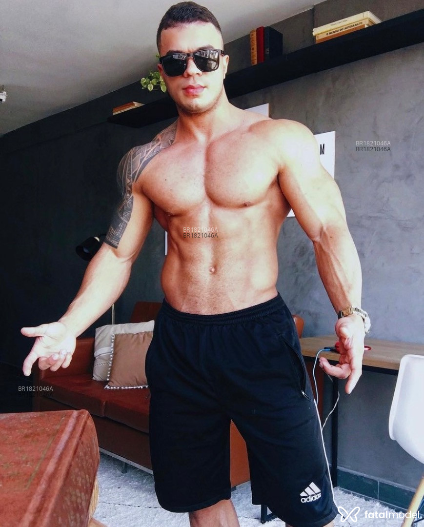 Acompanhante homem morena (o) de olhos castanhos em Rio de Janeiro - Jordan belfort
