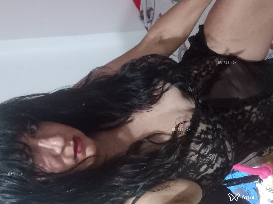 Acompanhante mulher trans com cabelo castanho de olhos castanhos em Bom Despacho Acompanhante mulher trans com cabelo castanho de olhos castanhos em Bom Despacho - BRUNA RAVACHE