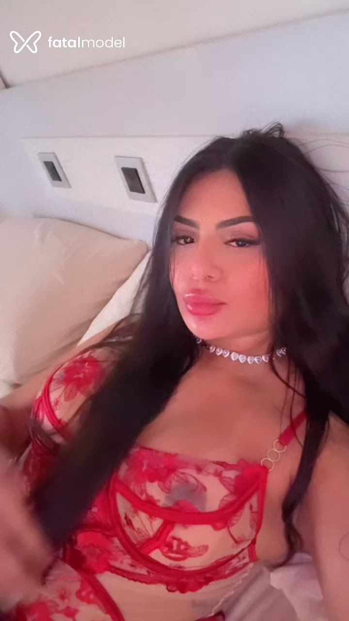 Acompanhante mulher com cabelo castanho de olhos pretos - Alicia Acompanhante mulher com cabelo castanho de olhos pretos - Alicia