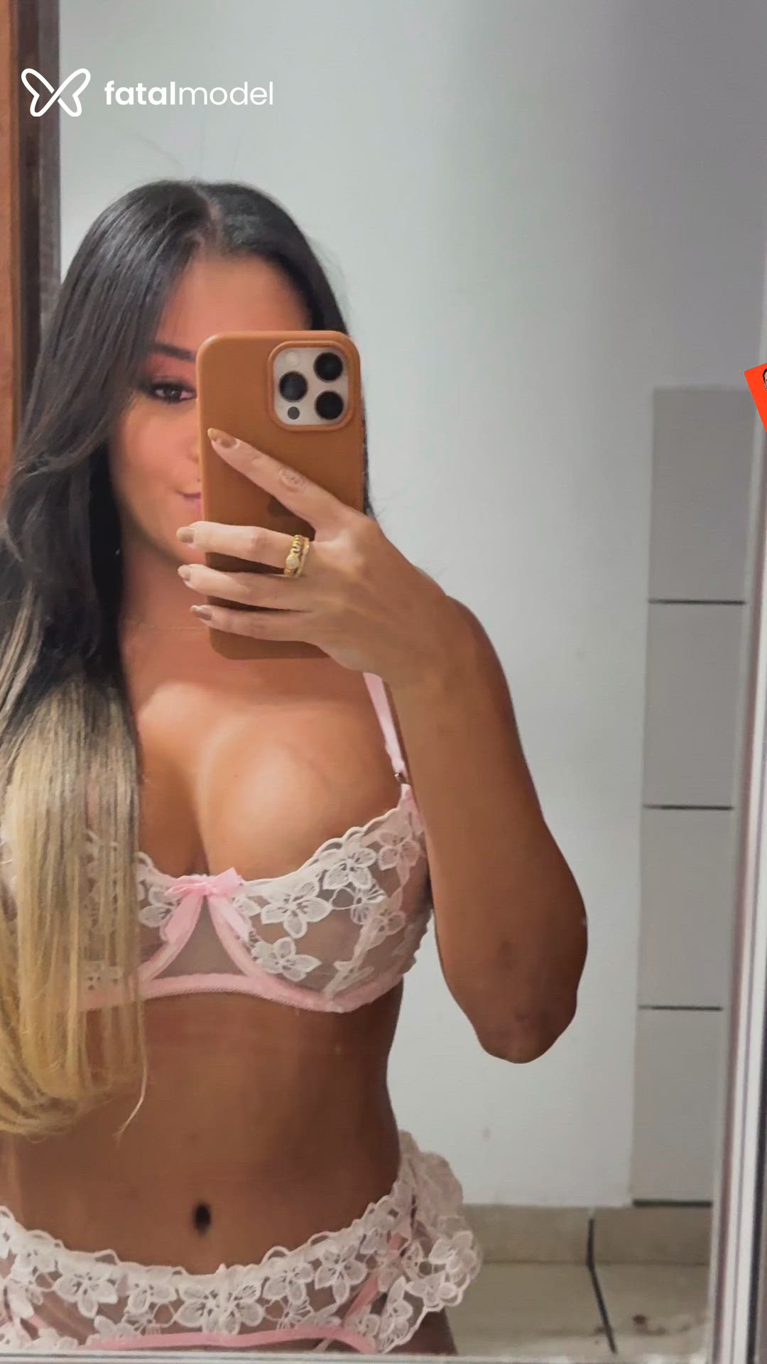 Acompanhante mulher morena (o) de olhos pretos - Cacau Castro