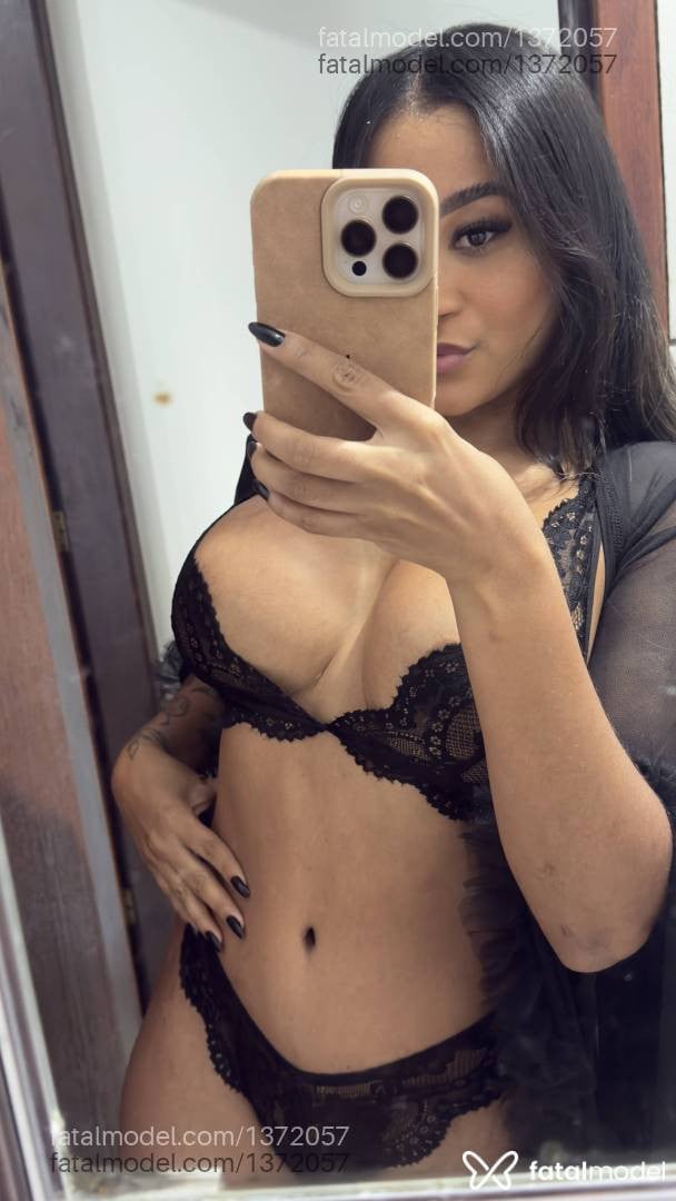 Acompanhante mulher morena (o) de olhos pretos - Cacau Castro