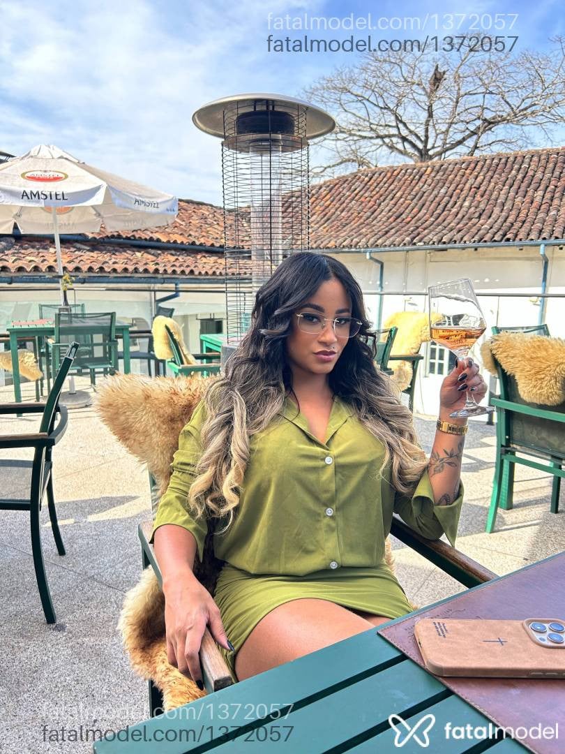 Acompanhante mulher morena (o) de olhos pretos em Mariana - Cacau Castro