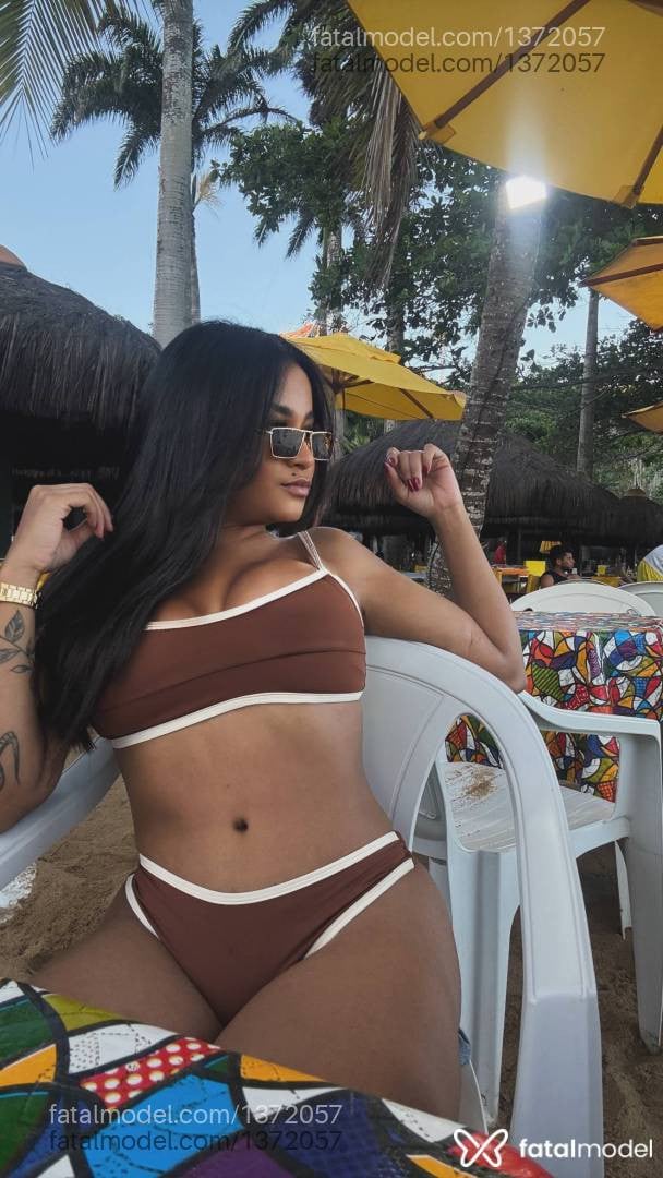 Acompanhante mulher morena (o) de olhos pretos - Cacau Castro
