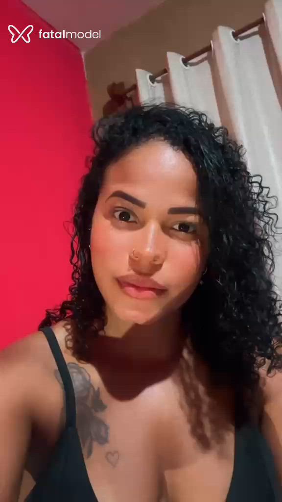Acompanhante mulher morena (o) de olhos castanhos - Jade Acompanhante mulher morena (o) de olhos castanhos - Jade