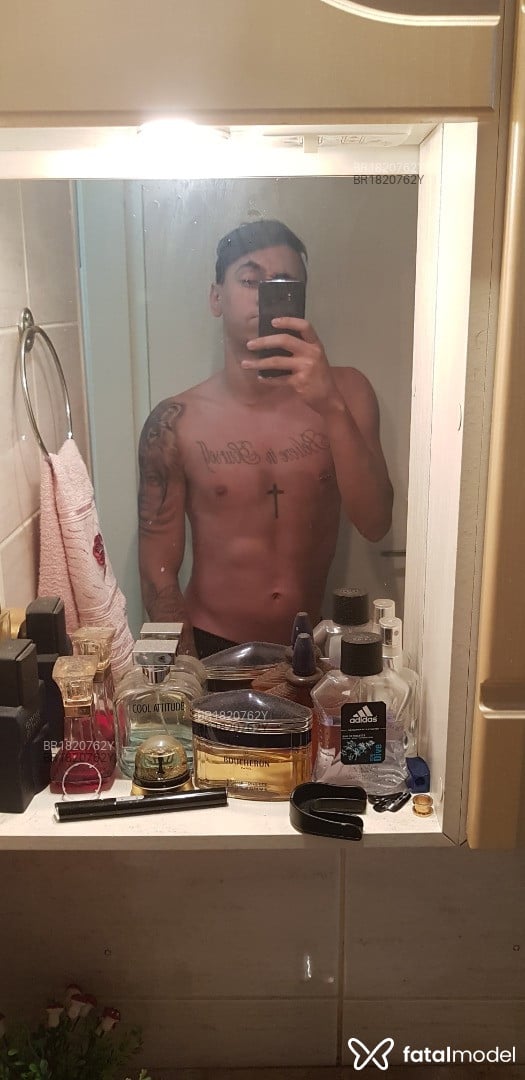 Acompanhante homem morena (o) de olhos castanhos em Porto Alegre - Matheus Henrique