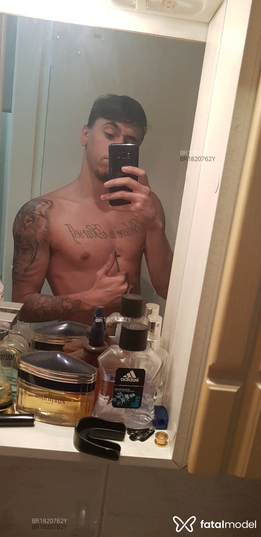 Acompanhante homem morena (o) de olhos castanhos em Porto Alegre - Matheus Henrique