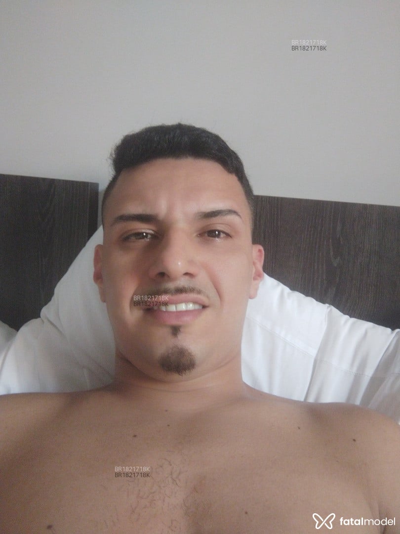 Acompanhante homem com cabelo castanho de olhos castanhos em São Paulo - Juan Henrique