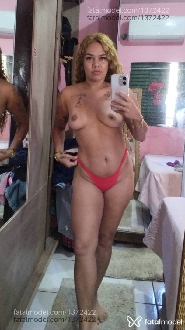Acompanhante mulher loira (o) de olhos mel em Ji-Paraná - Corujinha