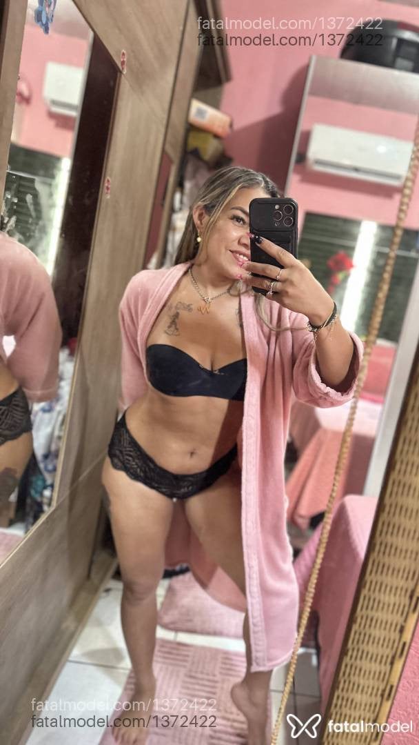 Acompanhante mulher loira (o) de olhos mel - Corujinha