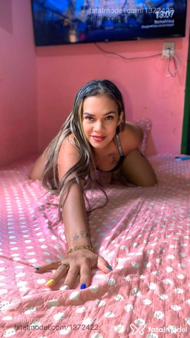 Acompanhante mulher loira (o) de olhos mel em Ji-Paraná - Corujinha
