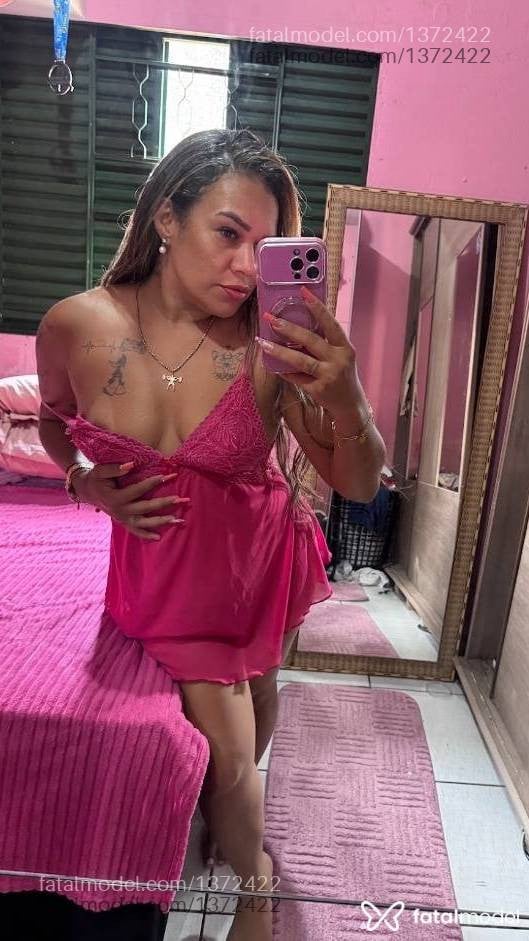 Acompanhante mulher loira (o) de olhos mel - Corujinha