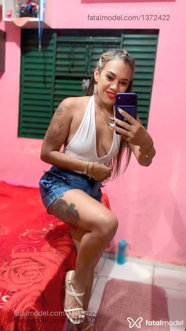 Acompanhante mulher loira (o) de olhos mel - Corujinha