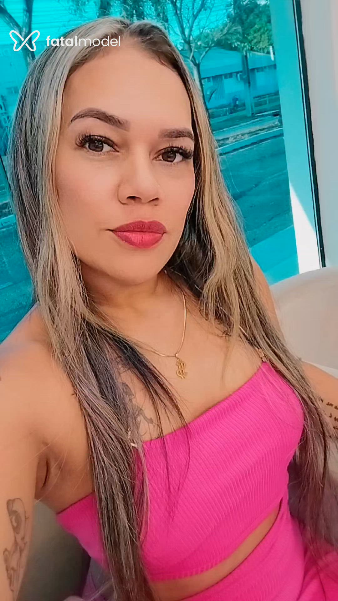 Acompanhante mulher loira (o) de olhos mel em Ji-Paraná Acompanhante mulher loira (o) de olhos mel em Ji-Paraná - Corujinha