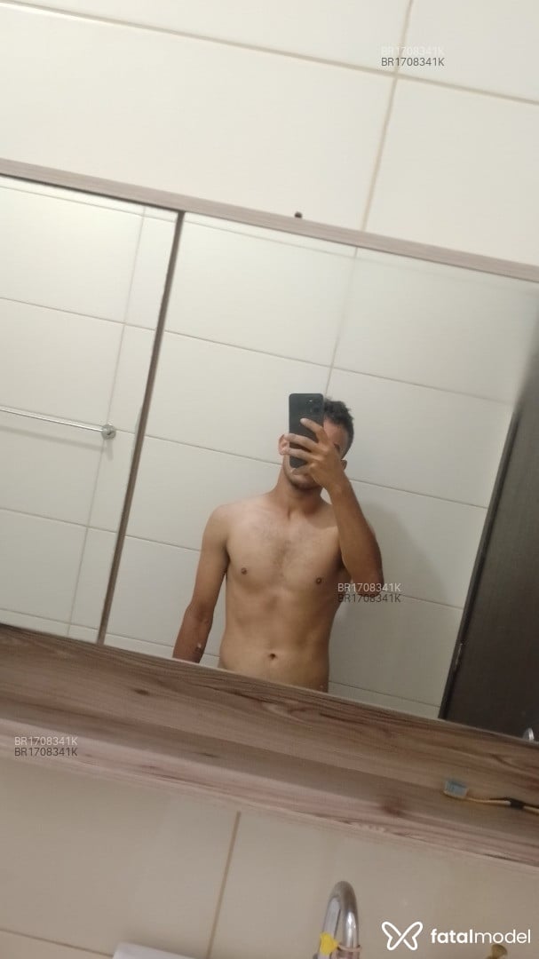 Acompanhante homem morena (o) de olhos castanhos em Araranguá Acompanhante homem morena (o) de olhos castanhos em Araranguá - Guilherme