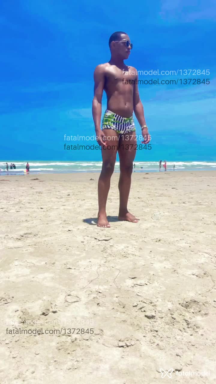 Acompanhante homem morena (o) de olhos castanhos em Teresina - Rodrigues