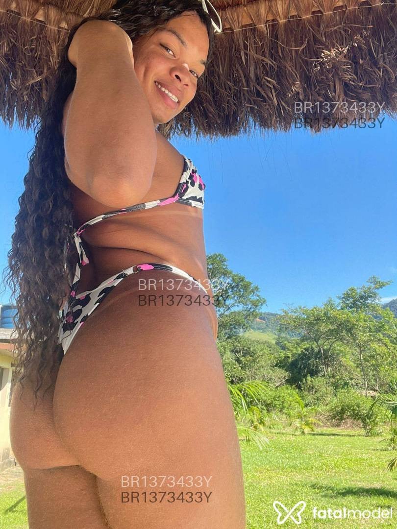 Acompanhante mulher trans com cabelo castanho de olhos castanhos em Cabo Frio Acompanhante mulher trans com cabelo castanho de olhos castanhos em Cabo Frio - Clara