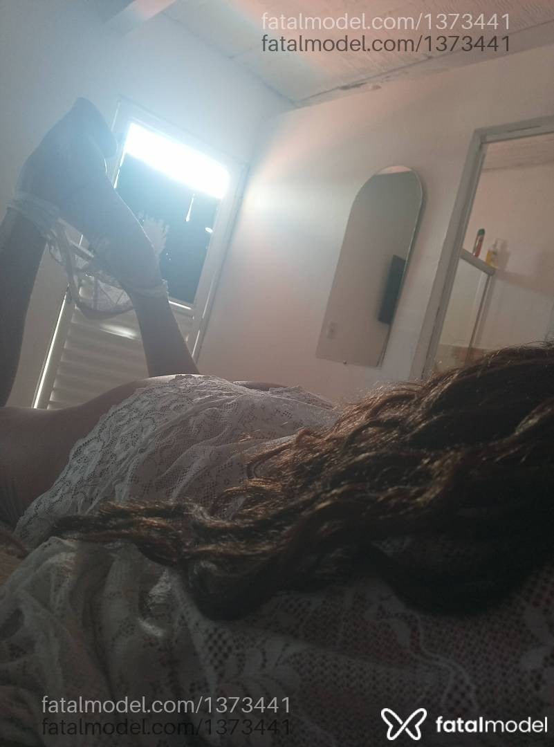 Acompanhante mulher com cabelo castanho de olhos castanhos - Ishtar