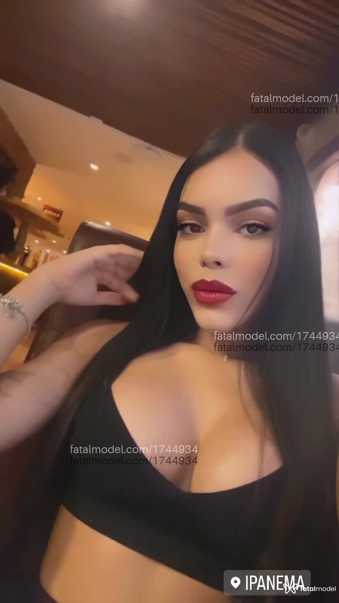 Acompanhante mulher com cabelo castanho de olhos castanhos em São Paulo - Emily Bela
