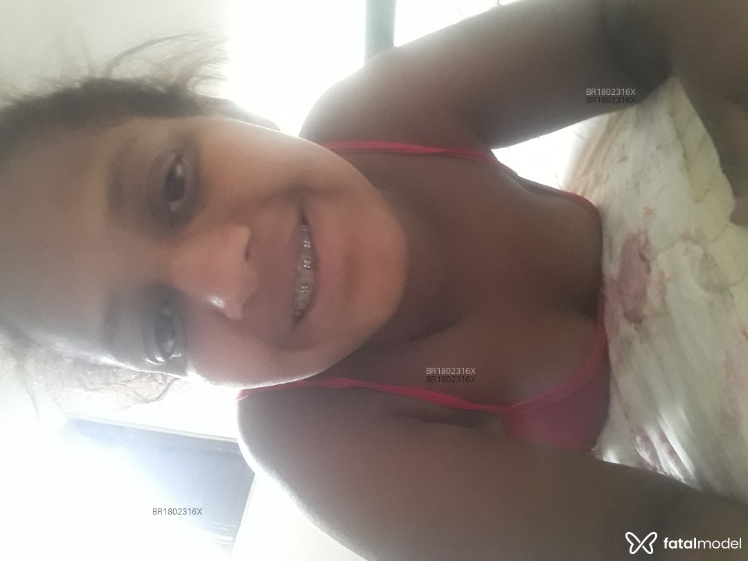 Acompanhante mulher loira (o) de olhos mel em Virtual Acompanhante mulher loira (o) de olhos mel em Virtual - Luana Cristina