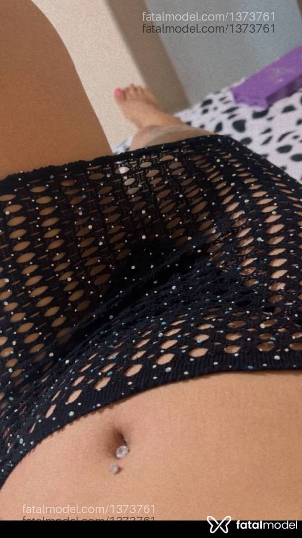 Acompanhante mulher com cabelo castanho de olhos pretos - Roberta