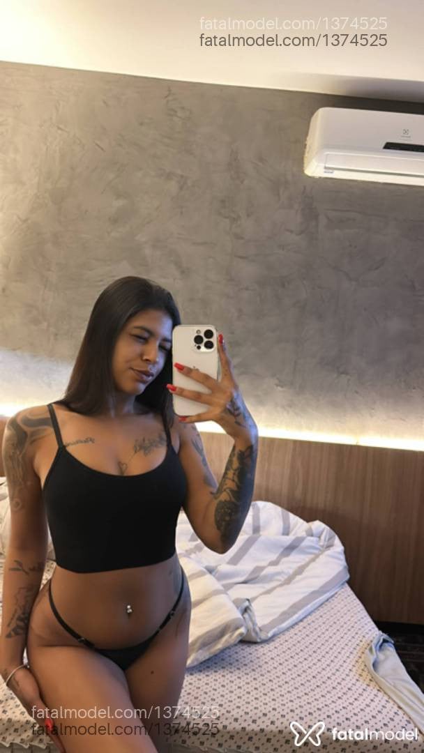 Acompanhante mulher morena (o) de olhos pretos - Fernanda
