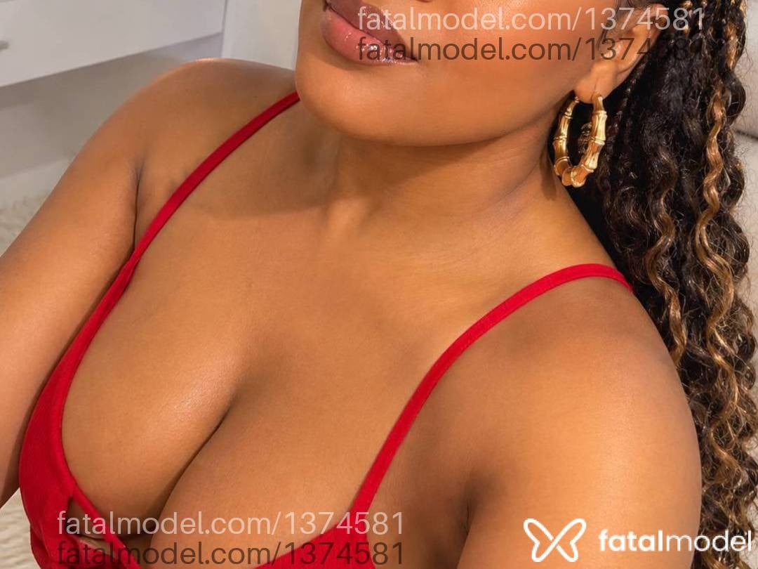 Acompanhante mulher morena (o) de olhos pretos - Pérola negra