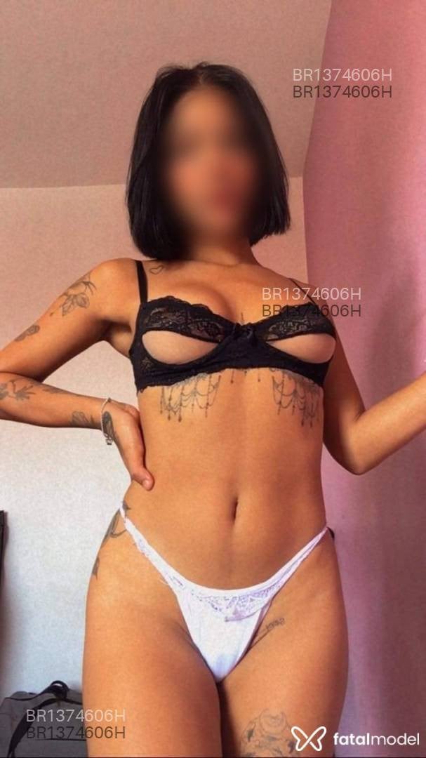 Acompanhante mulher com cabelo castanho de olhos castanhos em Guaratinguetá - Ariel