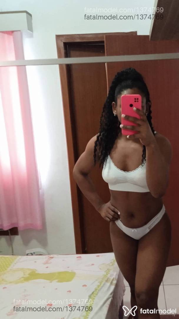 Acompanhante mulher morena (o) de olhos castanhos - Yasmim