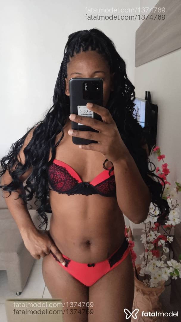 Acompanhante mulher morena (o) de olhos castanhos - Yasmim