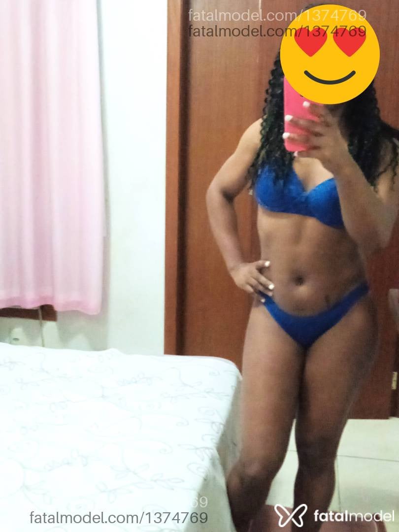 Acompanhante mulher morena (o) de olhos castanhos - Yasmim