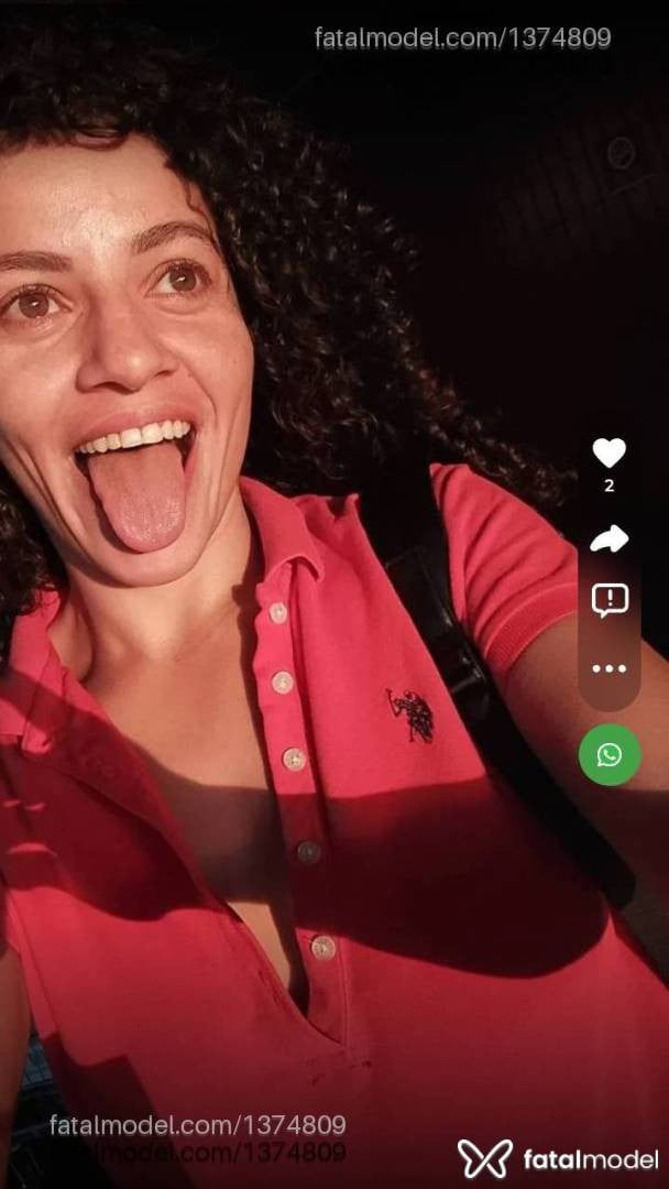 Acompanhante mulher com cabelo castanho de olhos castanhos - Cláudia Ohona Kkk