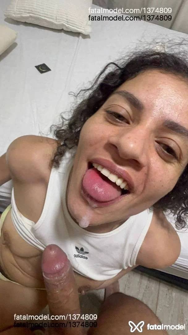 Acompanhante mulher com cabelo castanho de olhos castanhos - Cláudia Ohona Kkk