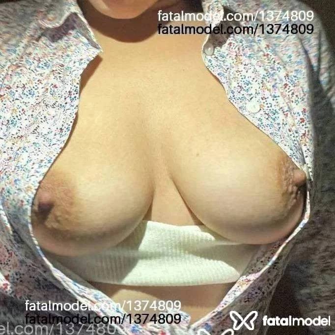 Acompanhante mulher com cabelo castanho de olhos castanhos - Cláudia Ohona Kkk