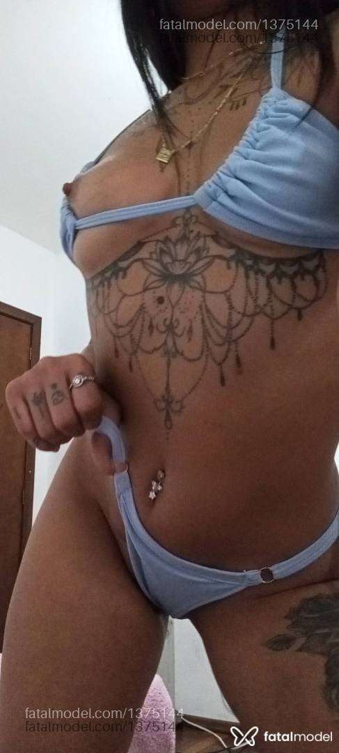 Acompanhante mulher com cabelo castanho de olhos castanhos - Morena