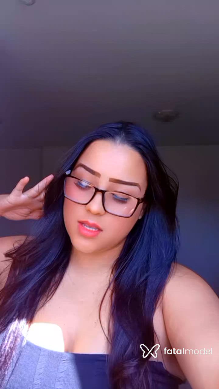 Acompanhante mulher morena (o) de olhos castanhos - Karol Dias