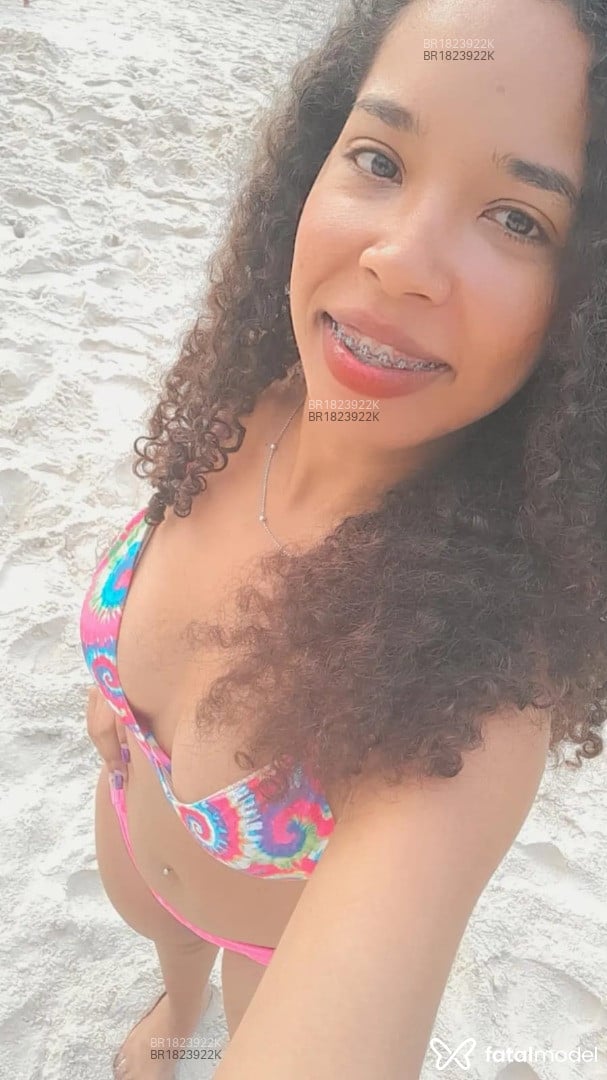 Acompanhante mulher com cabelo castanho de olhos castanhos em Angra dos Reis - Rebeca