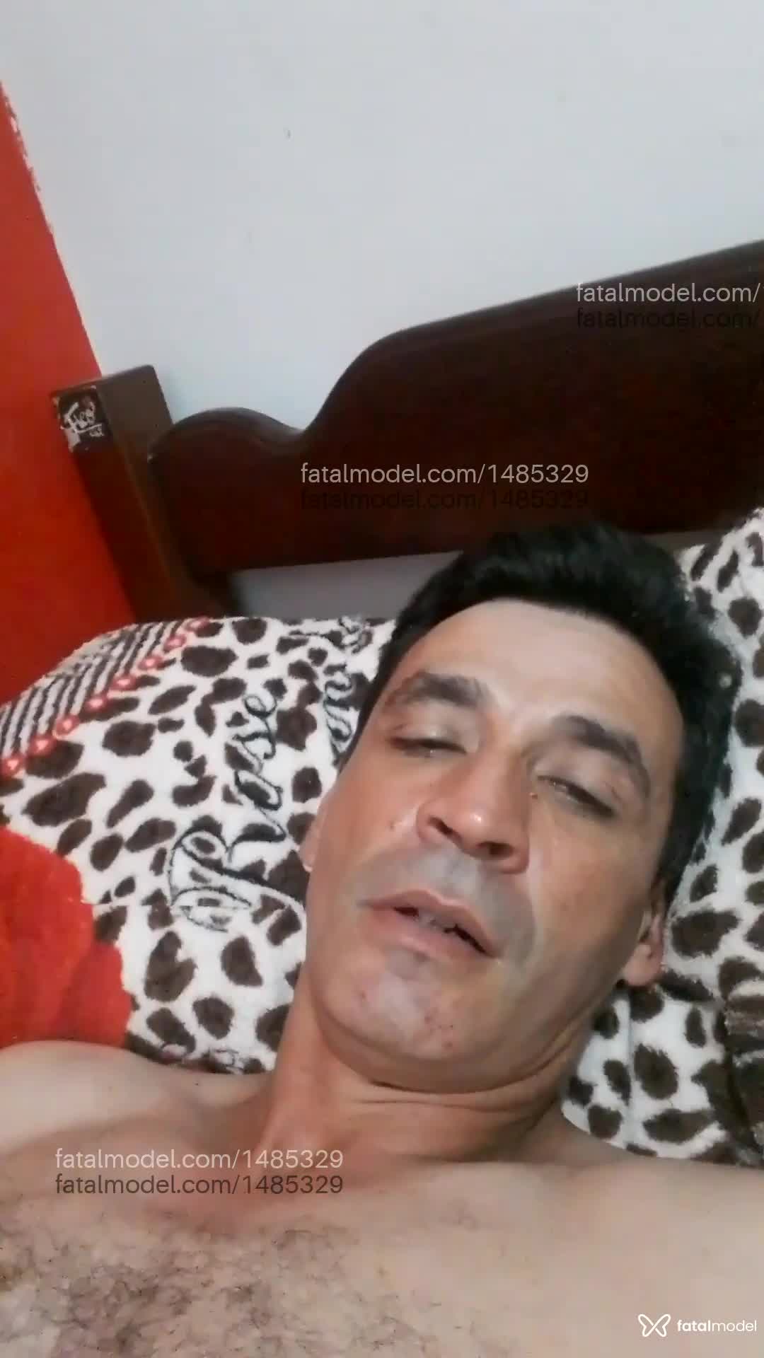 Acompanhante homem com cabelo castanho de olhos castanhos em Santa Rosa - Diones