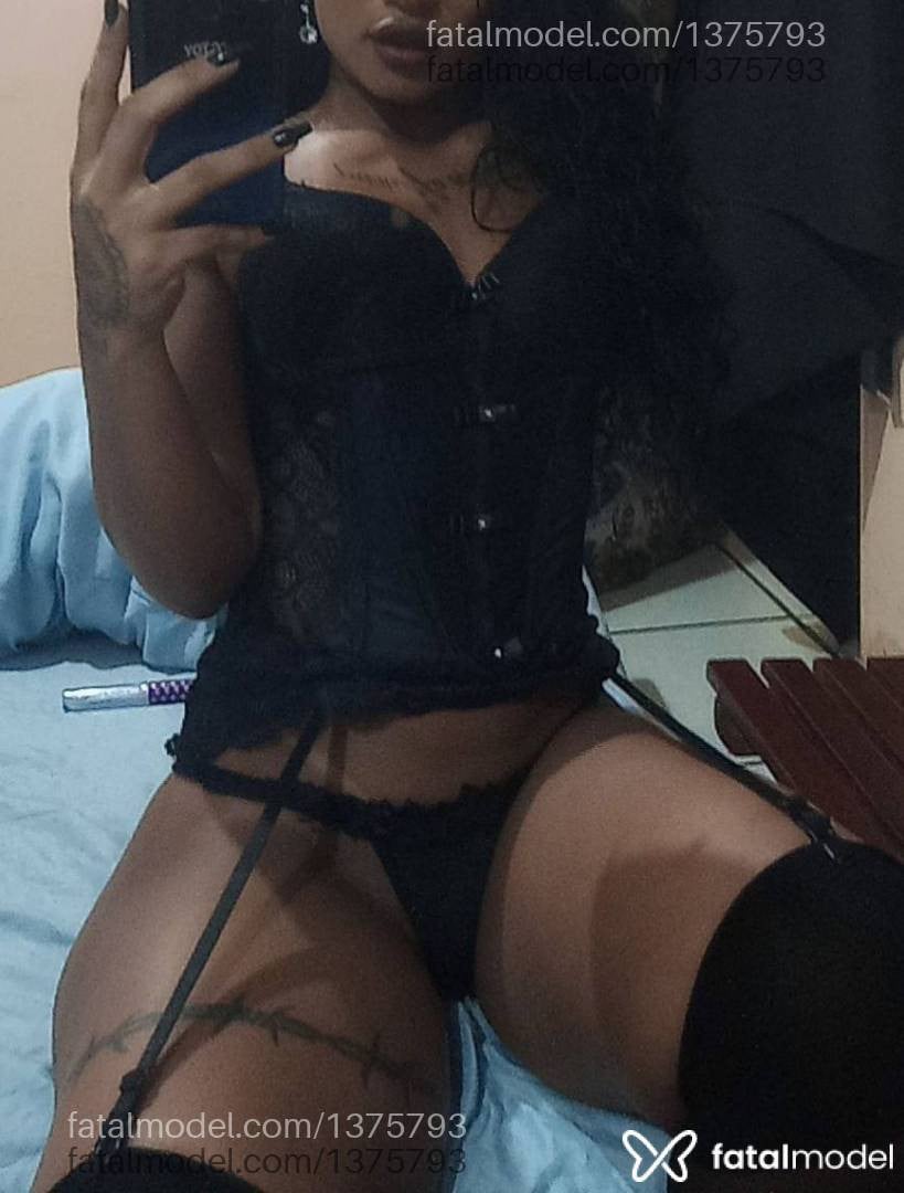 Acompanhante mulher com cabelo castanho de olhos castanhos - Rubbyh Dreams