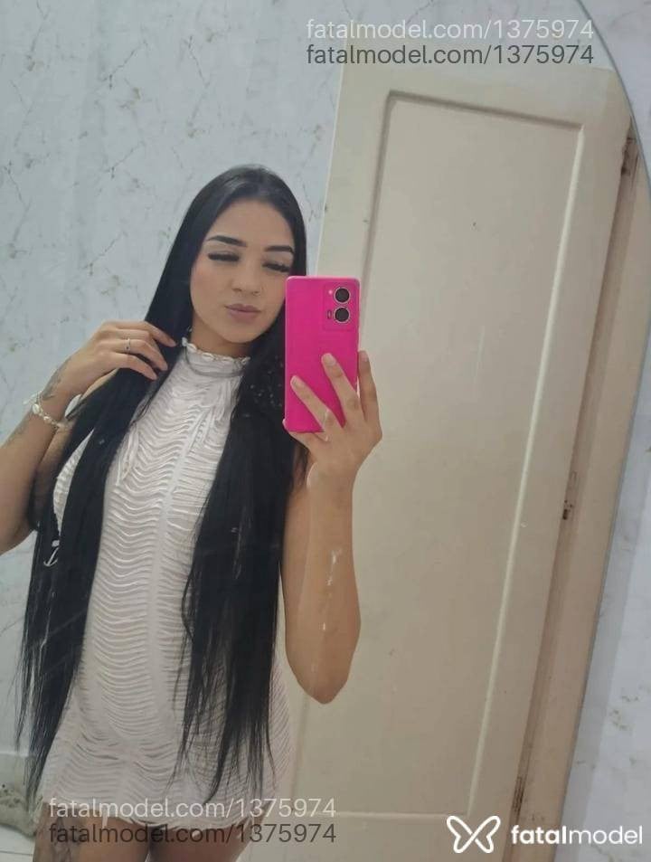 Acompanhante mulher morena (o) de olhos castanhos - Lara Space