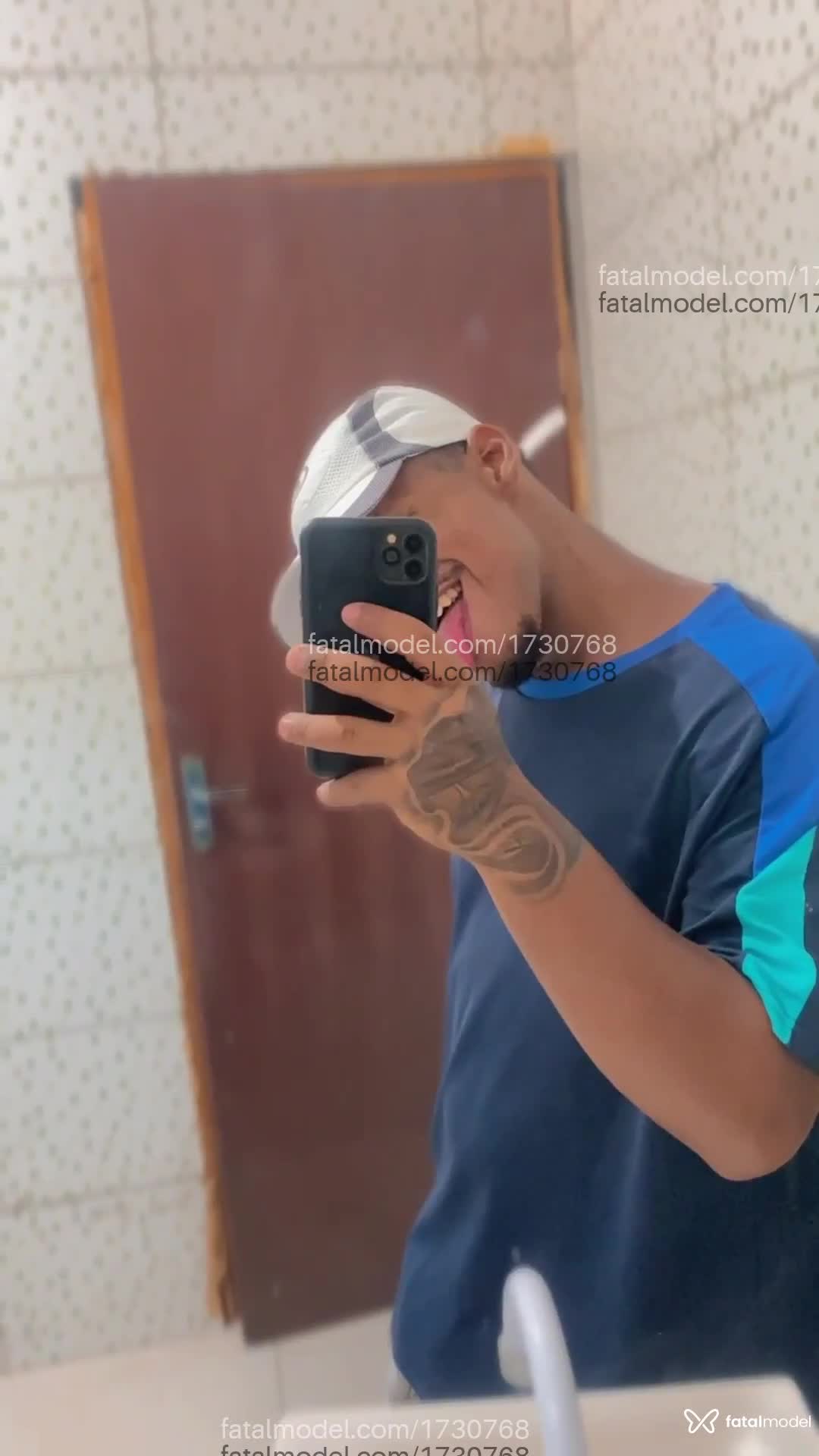 Acompanhante homem morena (o) de olhos pretos em Navegantes - Bruno