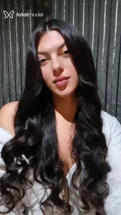 Acompanhante mulher trans com cabelo castanho de olhos castanhos - Yafa Coleman
