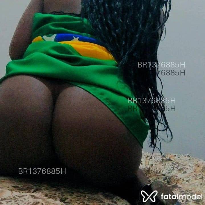 Acompanhante mulher morena (o) de olhos pretos - BombomShows Acompanhante mulher morena (o) de olhos pretos - BombomShows