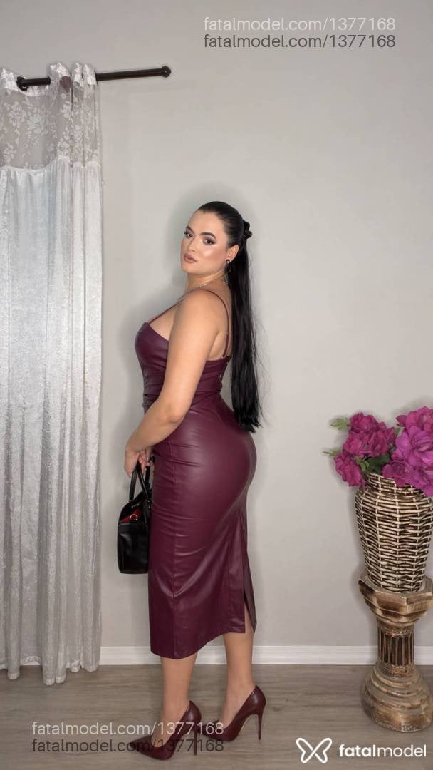 Acompanhante mulher trans com cabelo castanho de olhos castanhos em Franca - Luísa Bessas