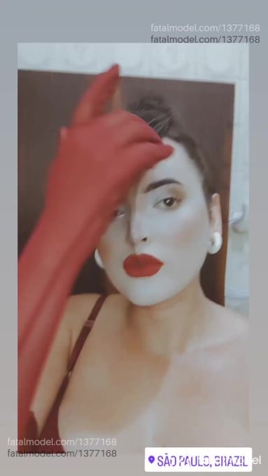 Acompanhante mulher trans com cabelo castanho de olhos castanhos em Franca - Luísa Bessas