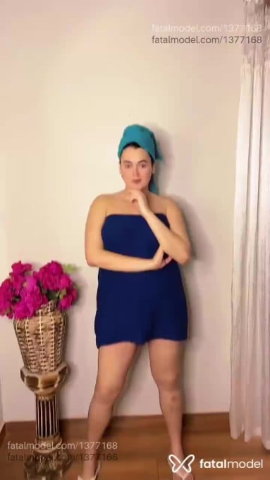 Acompanhante mulher trans com cabelo castanho de olhos castanhos em Franca - Luísa Bessas