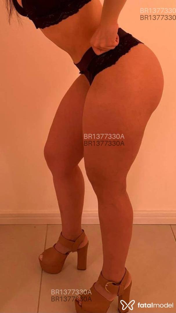Acompanhante mulher com cabelo castanho de olhos castanhos em Santiago - Lu Nunes