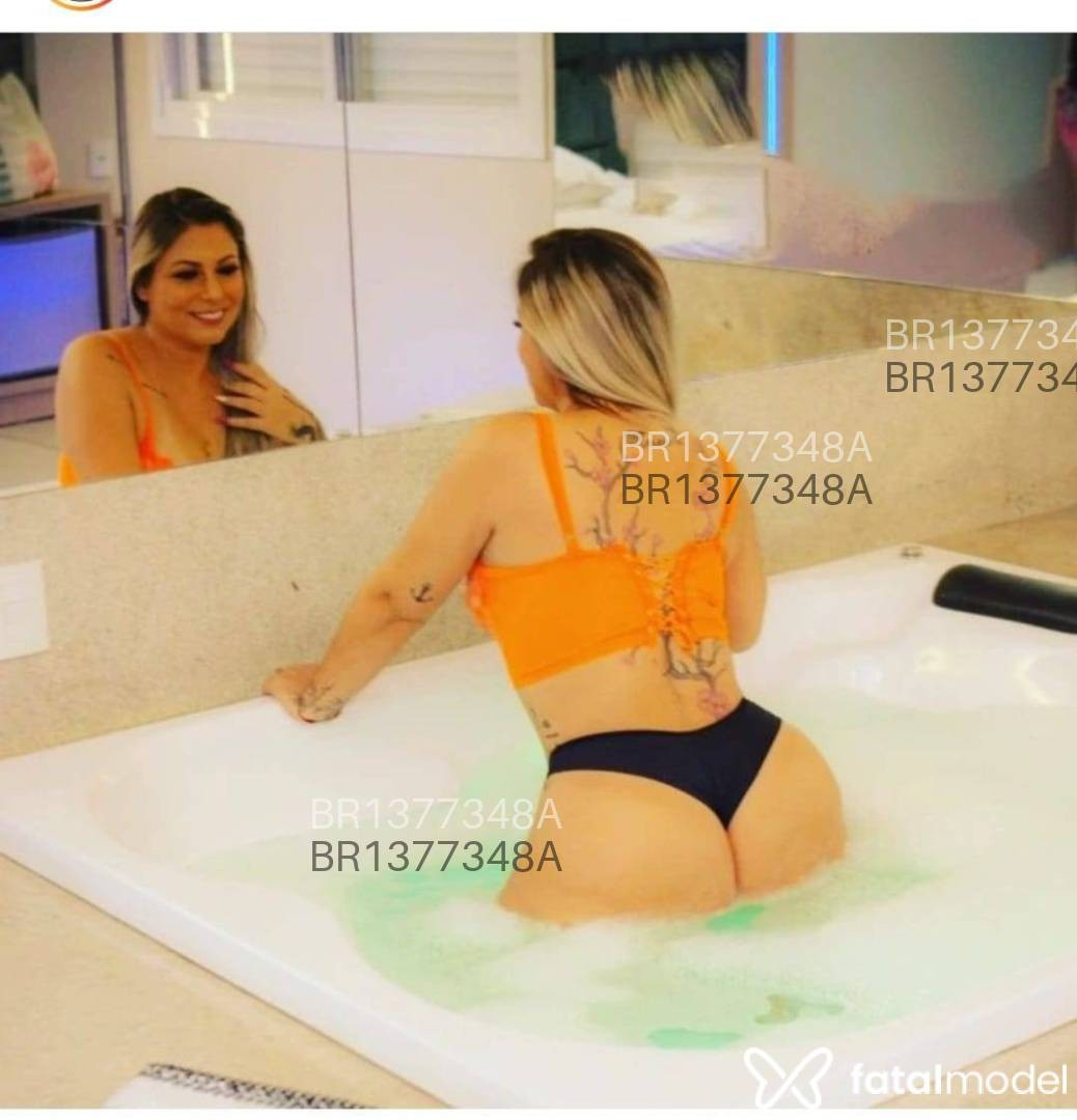 Acompanhante mulher loira (o) de olhos castanhos - Giselle Scherer Acompanhante mulher loira (o) de olhos castanhos - Giselle Scherer